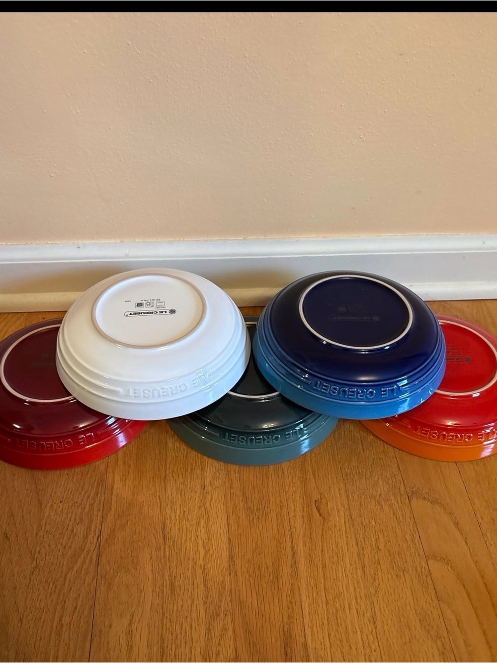 Le Creuset Stoneware Deep Round Dish in Red, Blue, Orange, White, Teal - Picture 2 of 11